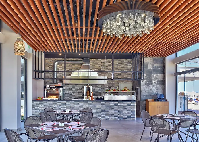 Grifid Encanto فندق 4*